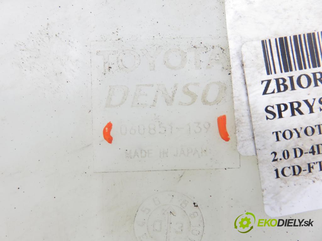 TOYOTA RAV 4 II (_A2_) SUV 2003 85,00 2.0 D-4D 4WD 116 - 1CD-FTV 1995,00 Nádržka ostrekovačov 060851139 (Kľučka dverí ostatné)