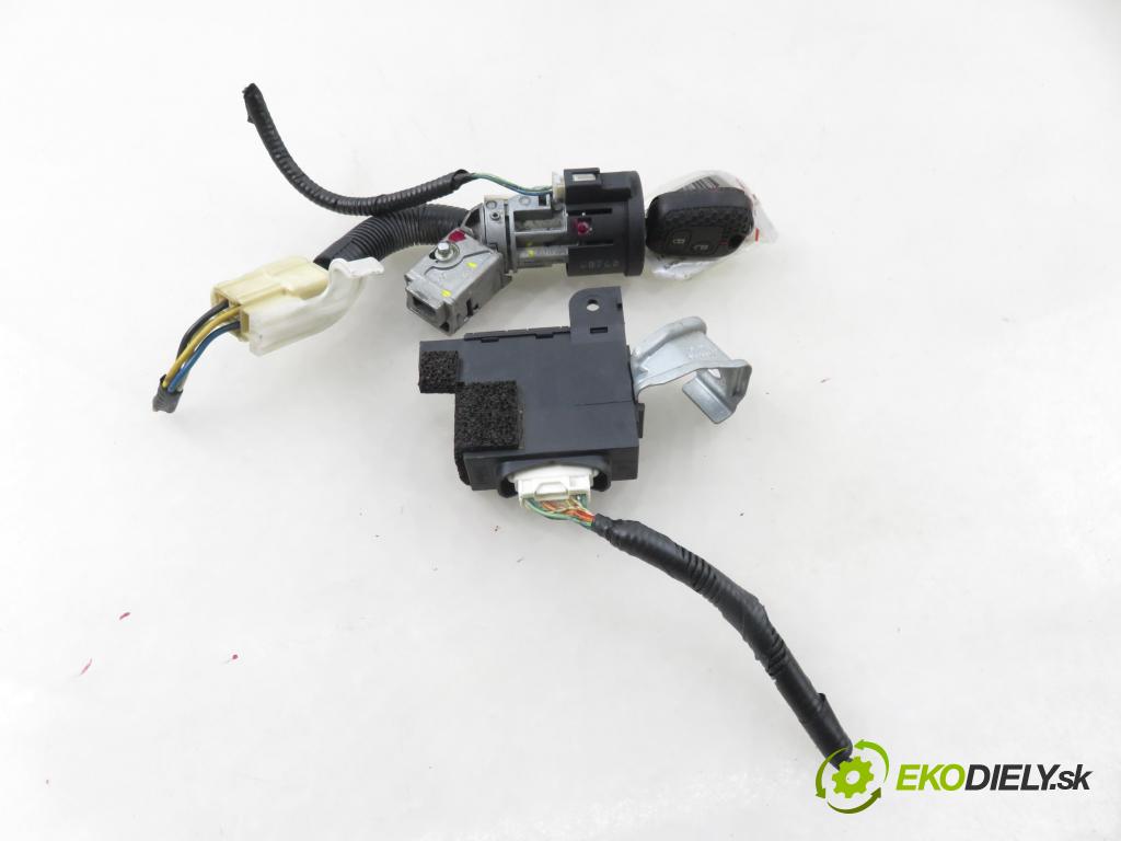 TOYOTA AYGO (_B1_) HB 2007 50,00 1.0 68 - 1KR-FE 998,00 spinačka / imobilizéra IMMO / Riadiaca jednotka N0502200 ; N0501417 ; 897800H021