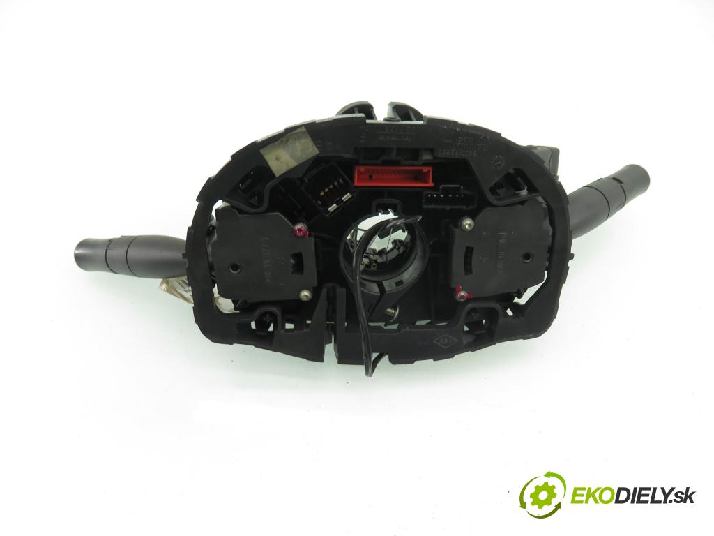 RENAULT MEGANE II (BM0/1_, CM0/1_) HB 2004 88,00 1.9 dCi 120 - F9Q 800 1870,00 páčka/prepínač 8200213760 ; 61835909