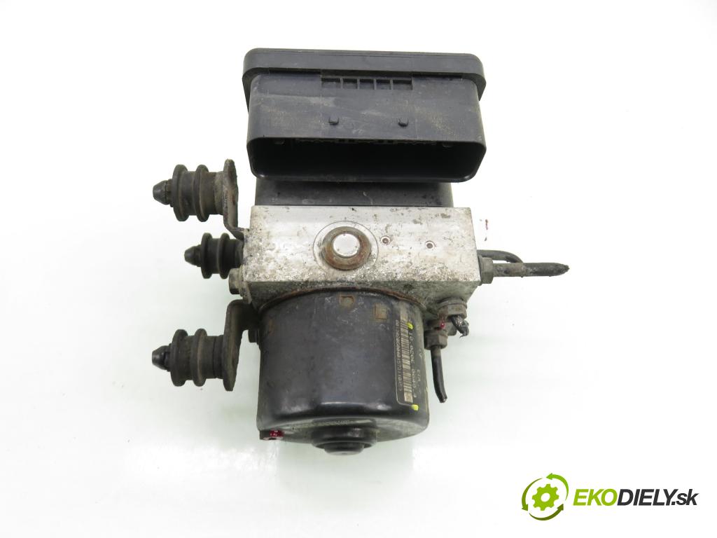 AUDI A3 (8P1) HB 2003 77,00 1.9 TDI PD 105 - BKC 1896,00 Pumpa ABS 1K0907379D ; 1K0614517B ; 10020600404 (Pumpa ABS)