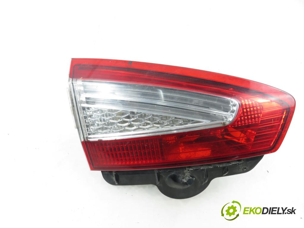 FORD MONDEO IV Turnier (BA7) KOMBI 2011 85,00 1.6 TDCi - T1BA 1560,00 světlo levé zadní kufr BS7113A603BE
