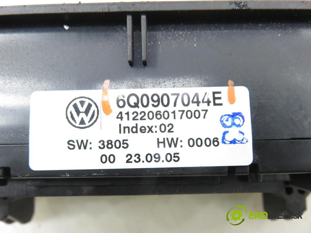 VW POLO (9N_) HB 2006 74,00 1.4 16V - BBZ 1390,00 Panel kúrenia KLIMATRONIK 6Q0907044E
