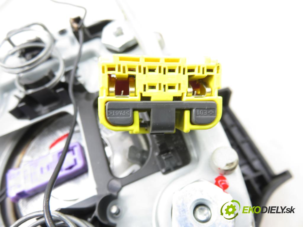 VW POLO (9N_) HB 2006 74,00 1.4 16V - BBZ 1390,00 AirBag air BAG volantu 6Q0880201Q