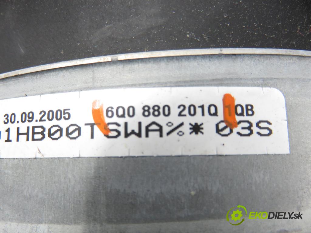 VW POLO (9N_) HB 2006 74,00 1.4 16V - BBZ 1390,00 AirBag air BAG volantu 6Q0880201Q
