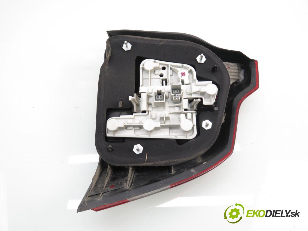 VOLVO S40 II (MS) SEDAN 2006 81,00 1.6 D - D 4164 T 1560,00 Svetlo ľavé zadné 30698912