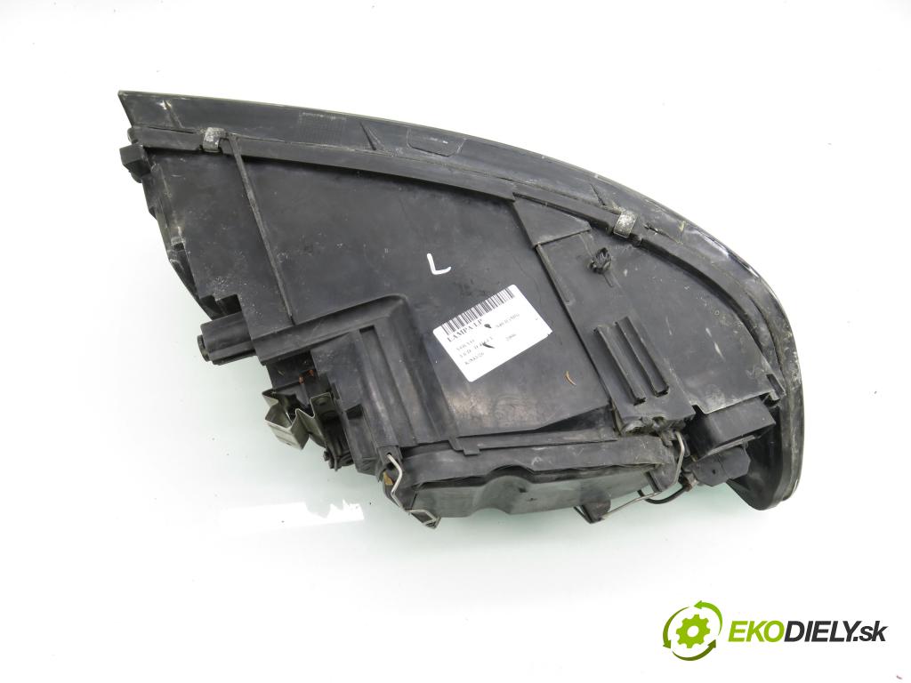 VOLVO S40 II (MS) SEDAN 2006 81,00 1.6 D - D 4164 T 1560,00 Svetlo LP 30698885