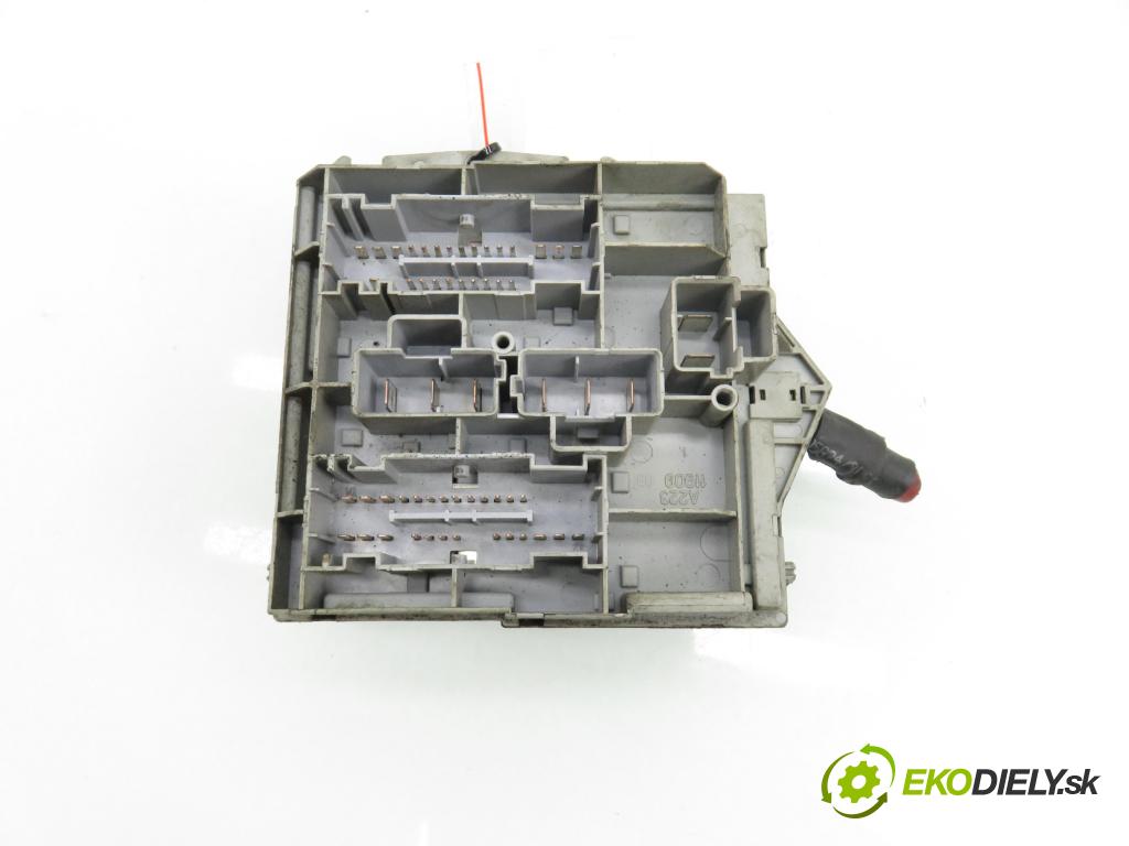 FIAT STILO (192_) HB 2004 76,00 1.6 16V 103 - 182 B6.000 1596,00 Skrinka POJISTKY: 51732865