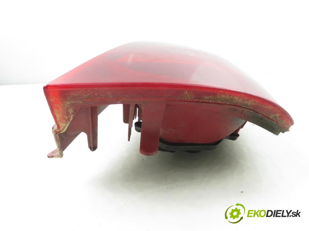 FIAT STILO (192_) HB 2004 76,00 1.6 16V 103 - 182 B6.000 1596,00 Svetlo pravé zadné 51735221DX