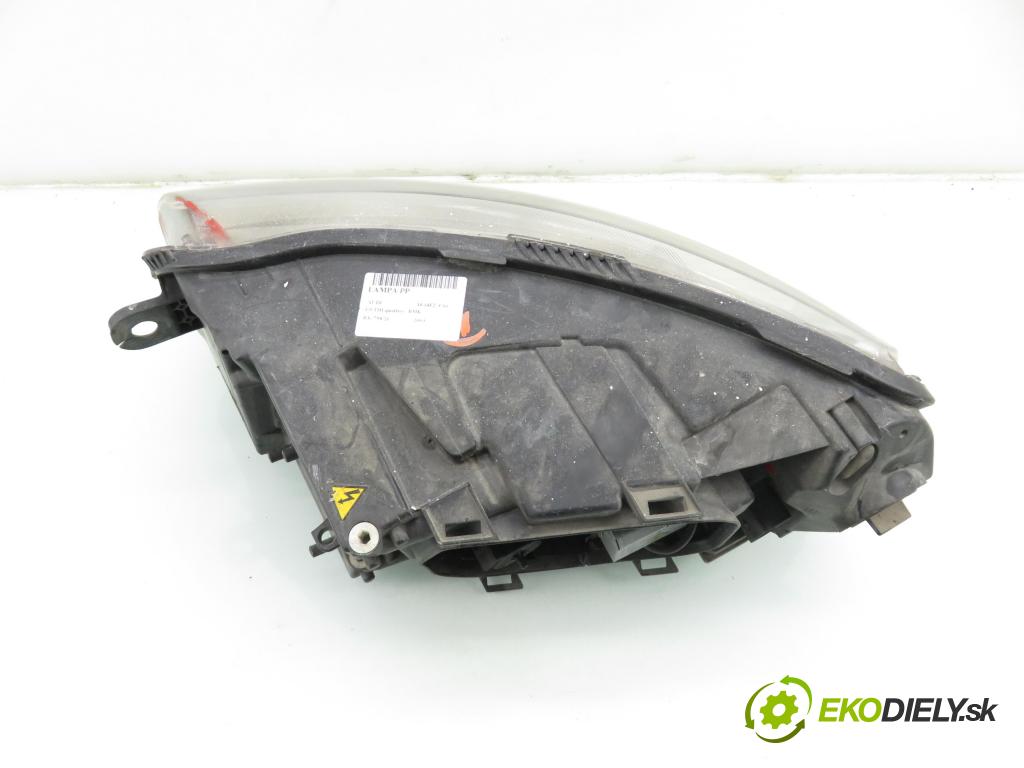 AUDI A6 (4F2, C6) SEDAN 2004 165,00 3.0 TDI quattro - BMK 2967,00 Svetlo PP