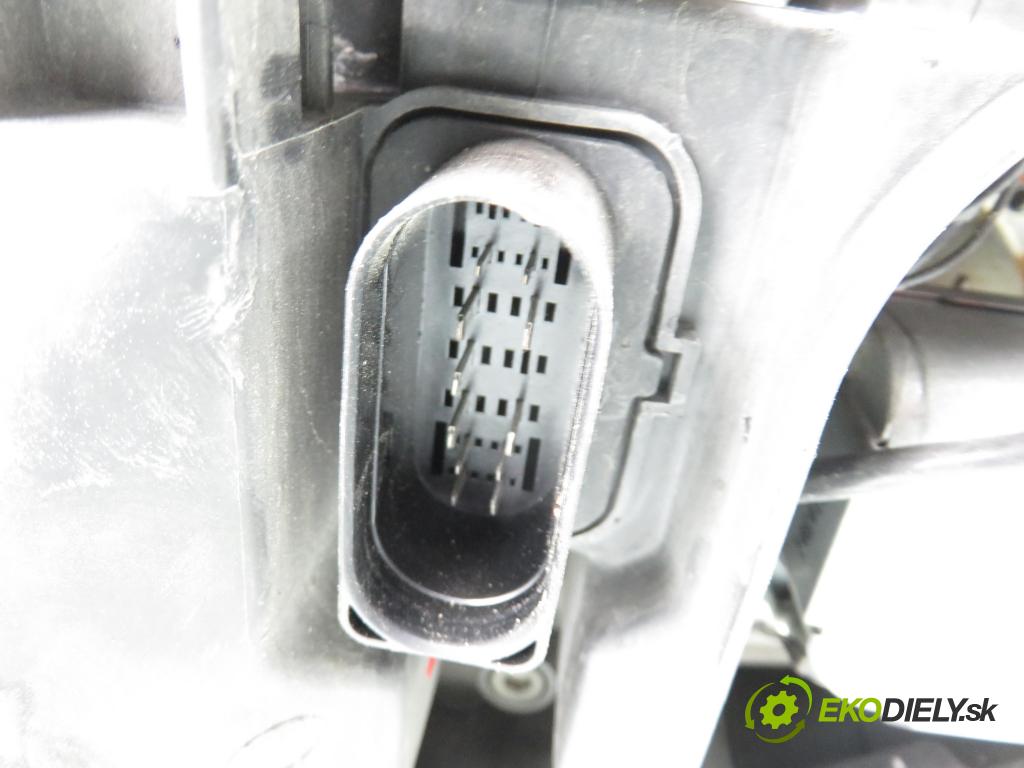 AUDI A6 (4F2, C6) SEDAN 2004 165,00 3.0 TDI quattro - BMK 2967,00 Svetlo PP