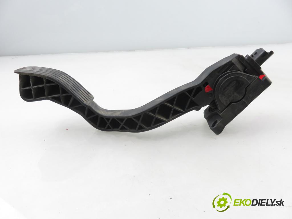 CITROEN C3 I (FC_) HB 2003 54,00 1.4 i - KFV (TU3JP) 1360,00 Potenciometer plynu 0280752251 ; 9646702180 ; F00C3E2427 (Potenciometer plynového pedálu)