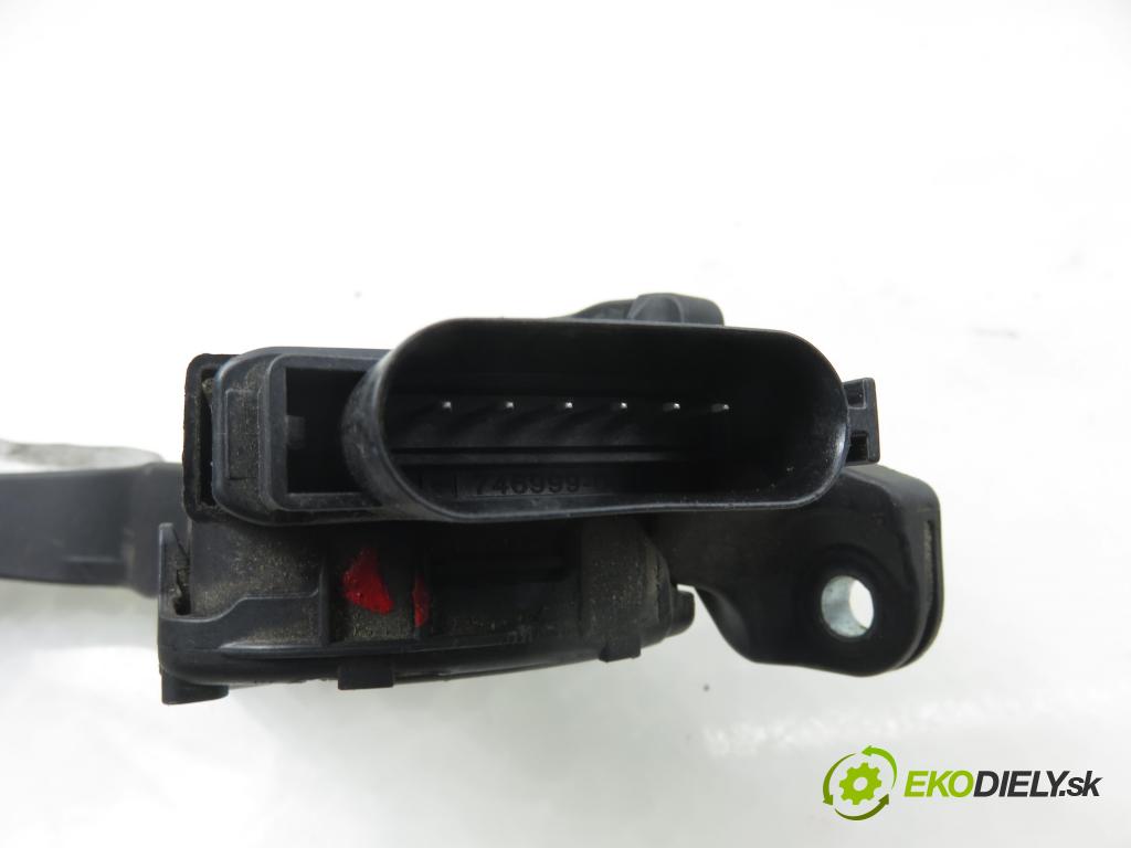 FORD S-MAX (WA6) MINIVAN 2010 103,00 2.0 TDCi - QXWC 1997,00 Potenciometer plynu 6G929F836JE ; 6PV01083410 (Potenciometer plynového pedálu)