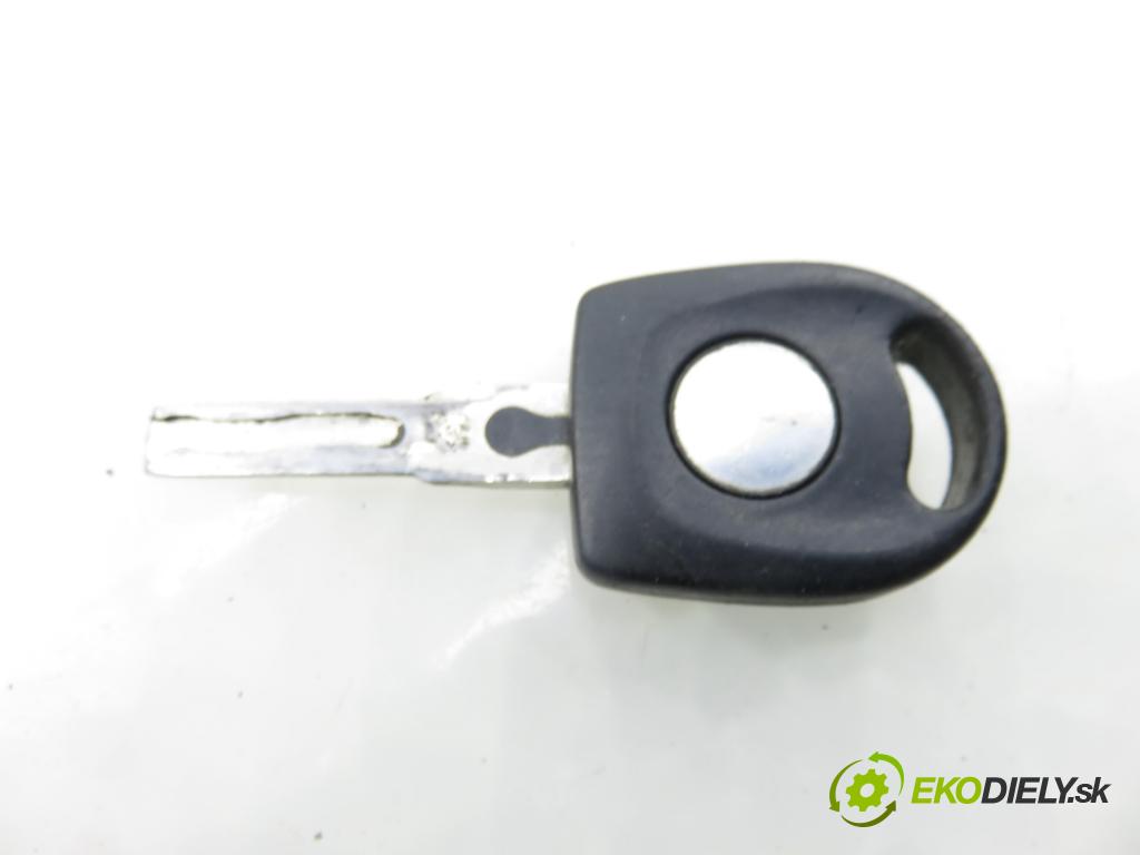 VW POLO (9N_) HB 2003 55,00 1.4 16V - BBY 1390,00 spinačka / zámky 4B0905851G