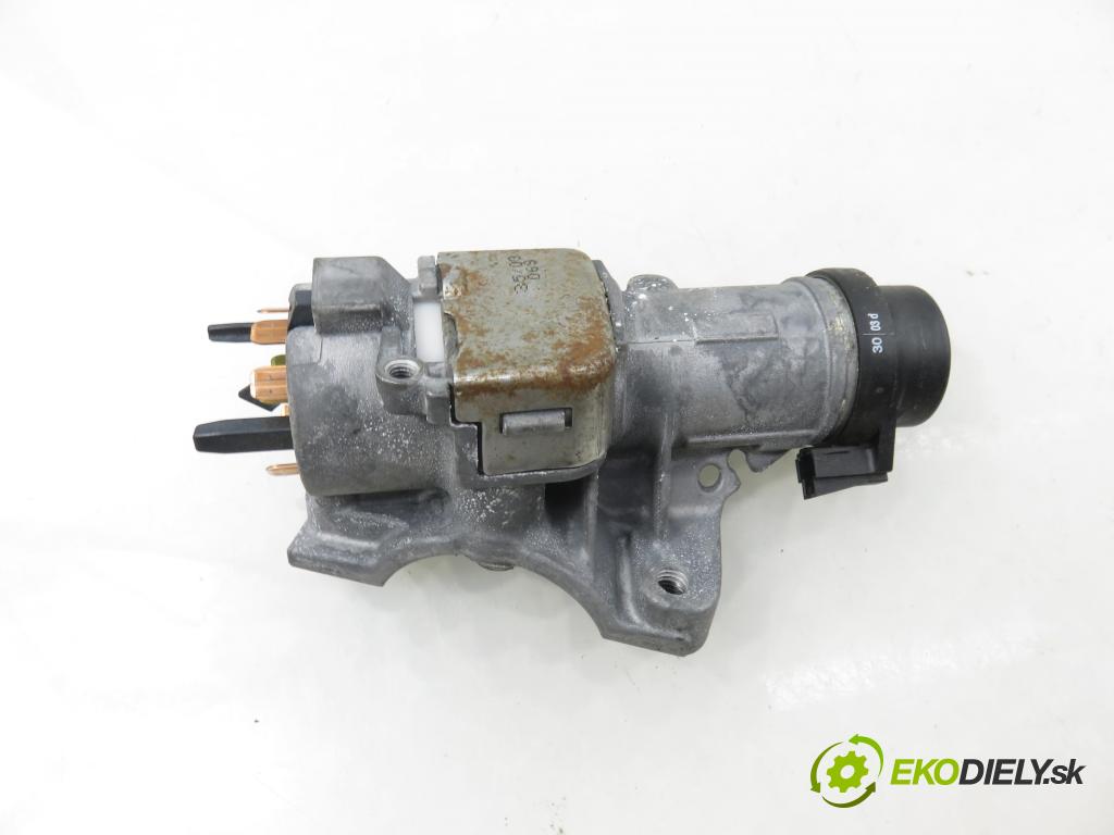 VW POLO (9N_) HB 2003 55,00 1.4 16V - BBY 1390,00 spinačka / zámky 4B0905851G