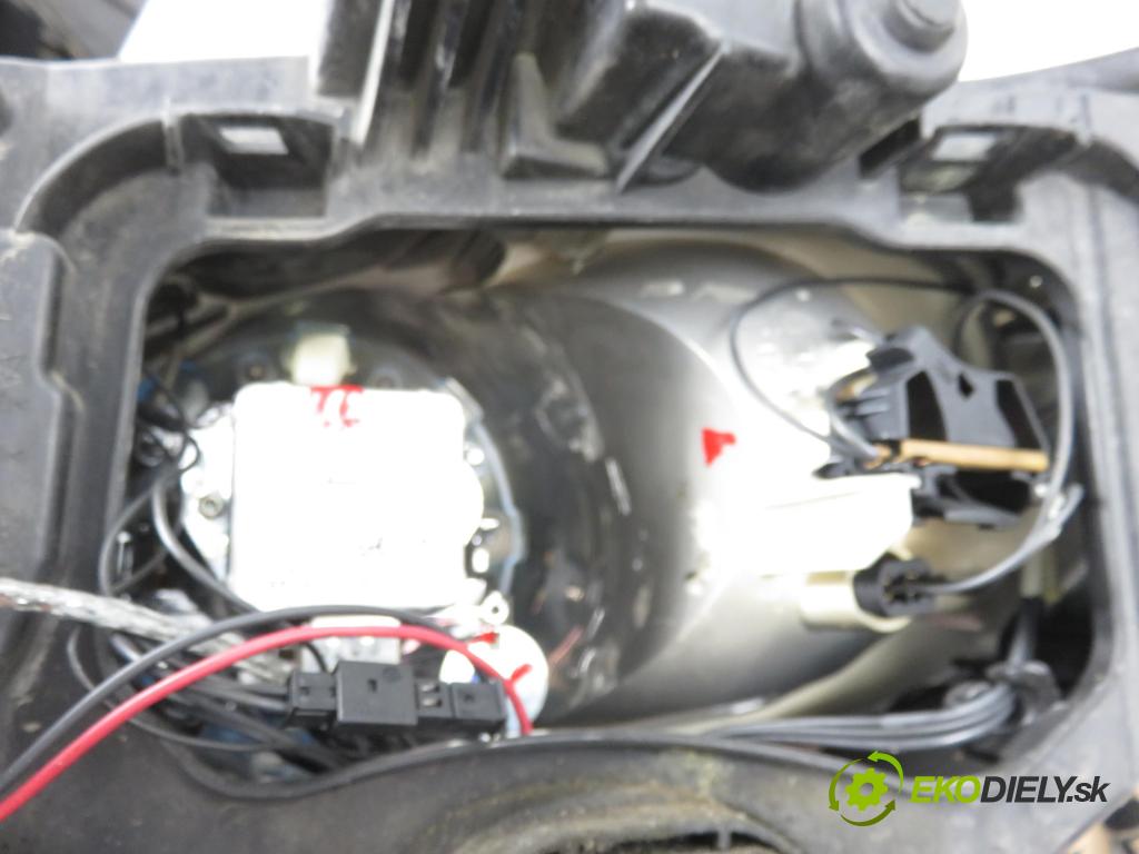 FORD MONDEO IV Turnier (BA7) KOMBI 2010 103,00 2.0 TDCi - QXBB 1997,00 Svetlo PP 7S7113K060BB