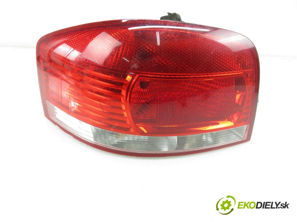 AUDI A3 (8P1) HB 2003 77,00 1.9 TDI - BKC 1896,00 světlo levé zadní 8P0945095