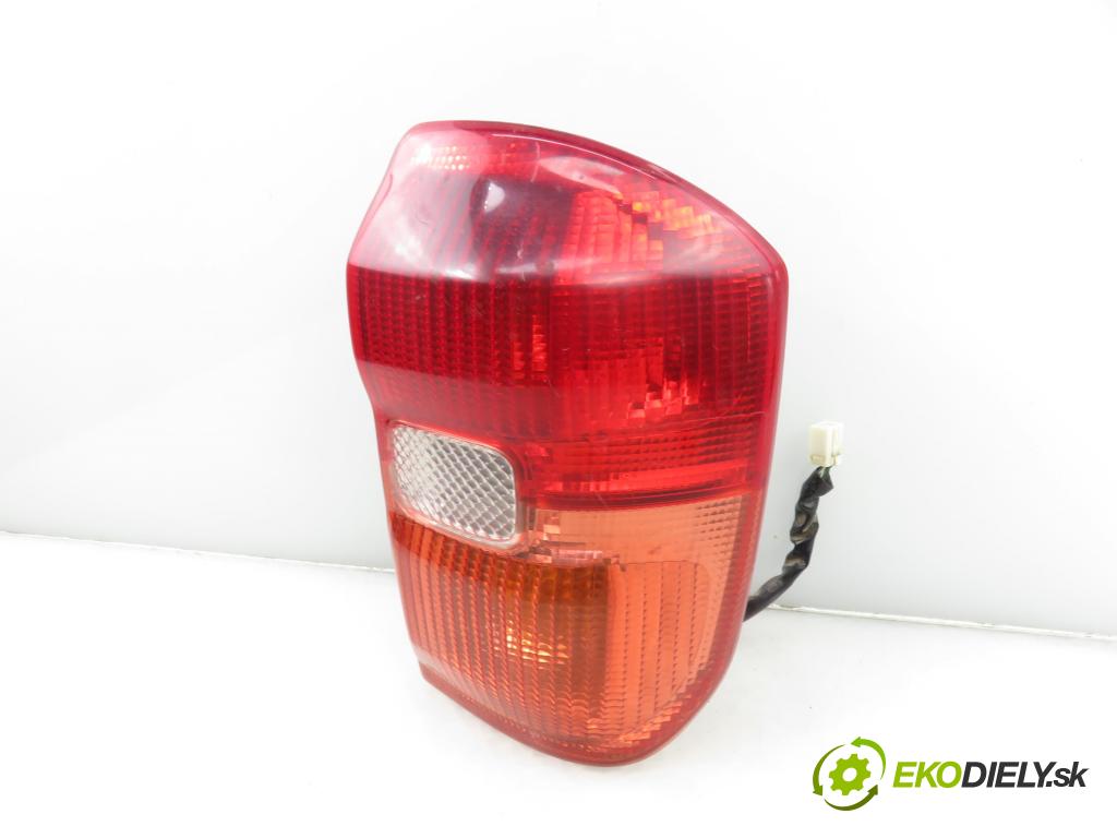 TOYOTA RAV 4 II (_A2_) SUV 2000 110,00 2.0 4WD 150 - 1AZ-FE 1998,00 Svetlo pravé zadné