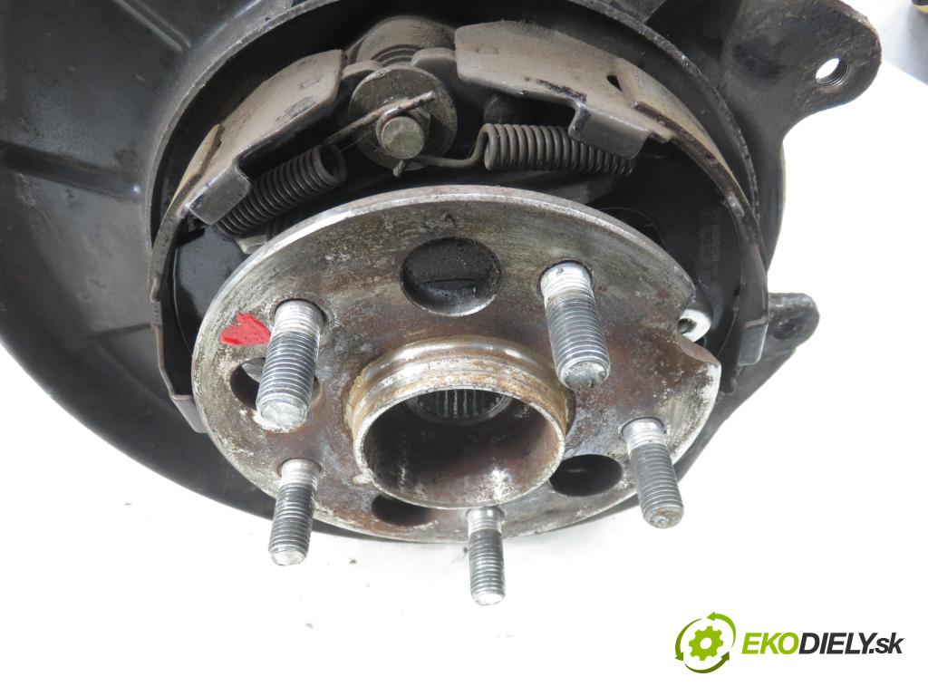 TOYOTA RAV 4 II (_A2_) SUV 2003 85,00 2.0 D-4D 4WD 116 - 1CD-FTV 1995,00 Rameno LT