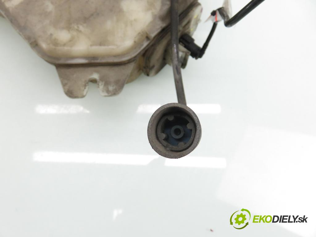 PEUGEOT 407 SW (6E_) KOMBI 2006 80,00 1.6 HDi 110 - 9HZ (DV6TED4) 1560,00 Nádržka KAPALINA: FAP 9639233780 ; 9642944280