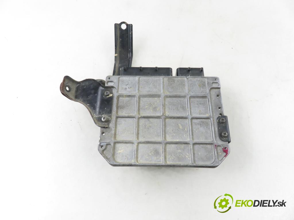 TOYOTA RAV 4 III (_A3_) SUV 2007 112,00 2.0 4WD 152 - 1AZ-FE 1998,00 řídící jednotka motora 8966142D30 ; 2751003701