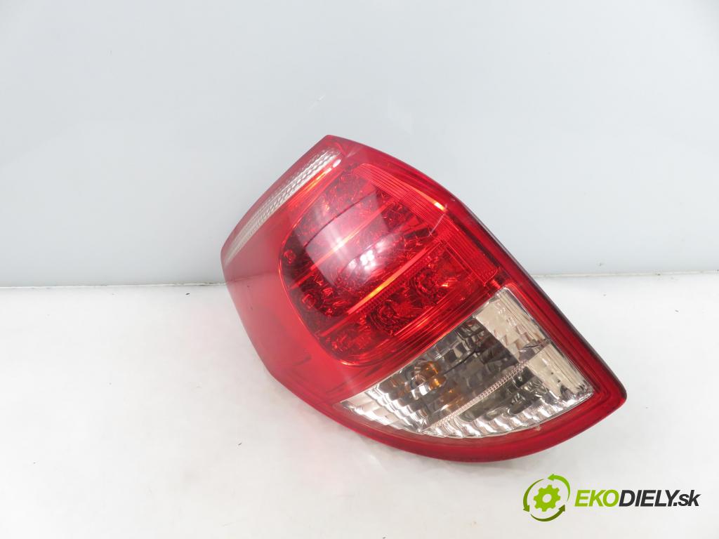 TOYOTA RAV 4 III (_A3_) SUV 2007 112,00 2.0 4WD (ACA30_) - 1AZ-FE 1998,00 světlo levé zadní