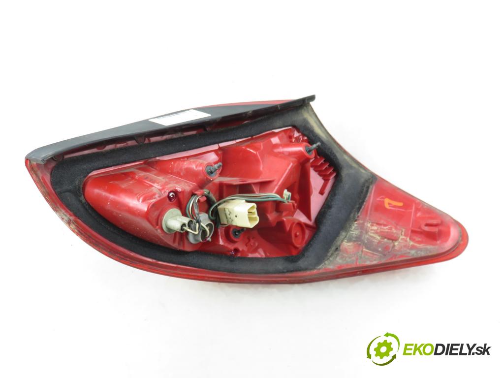 TOYOTA RAV 4 III (_A3_) SUV 2007 112,00 2.0 4WD (ACA30_) - 1AZ-FE 1998,00 světlo levé zadní