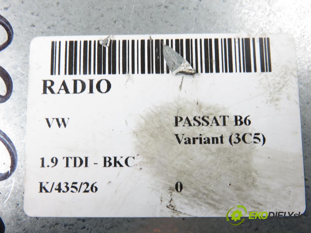 VW PASSAT B6 Variant (3C5) KOMBI 2005 77,00 1.9 TDI - BKC 1896,00 RADIO CD 1K0035186AF