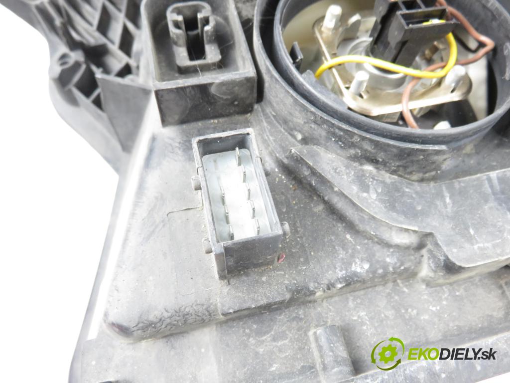OPEL MERIVA A nadwozie wielkoprzestrzenne (MPV) (X03) HB 2007 77,00 1.6 16V 105 - Z 16 XEP 1598,00 Svetlo PP 93321053