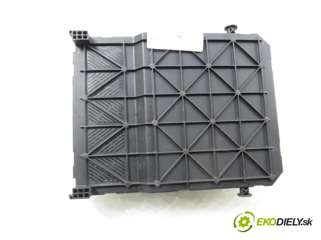 CITROEN C3 I (FC_) HB 2002 50,00 1.4 HDi 8V - 8HX 1398,00 MODUL BSI 9649811580
