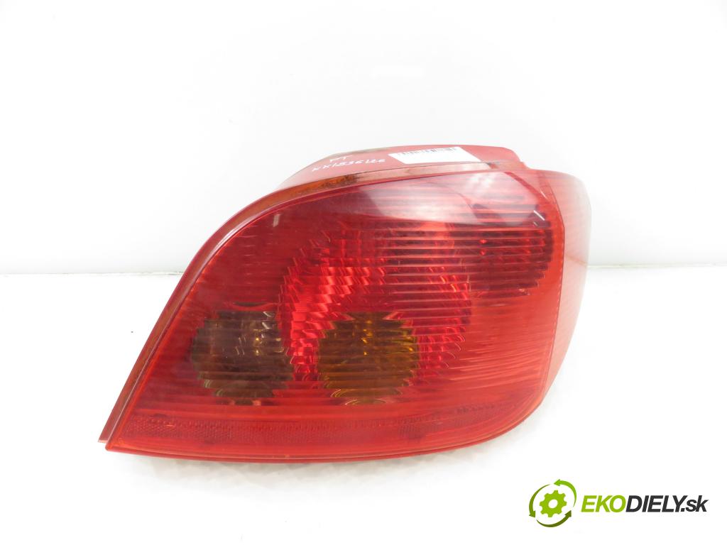 PEUGEOT 307 (3A/C) HB 2001 66,00 2.0 HDi 90 - RHY (DW10TD) 1997,00 Svetlo pravé zadné 
