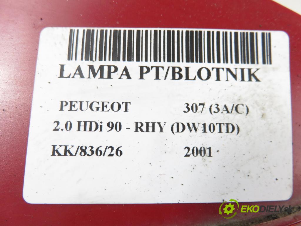 PEUGEOT 307 (3A/C) HB 2001 66,00 2.0 HDi 90 - RHY (DW10TD) 1997,00 světlo pravé zadní
