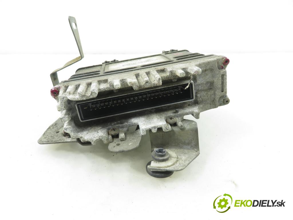 VW POLO CLASSIC (6V2) SEDAN 2000 44,00 1.4 60 - AEX 1390,00 Riadiaca jednotka Motor 6K0906030E ; IAW1AVV7 ; 6160049901