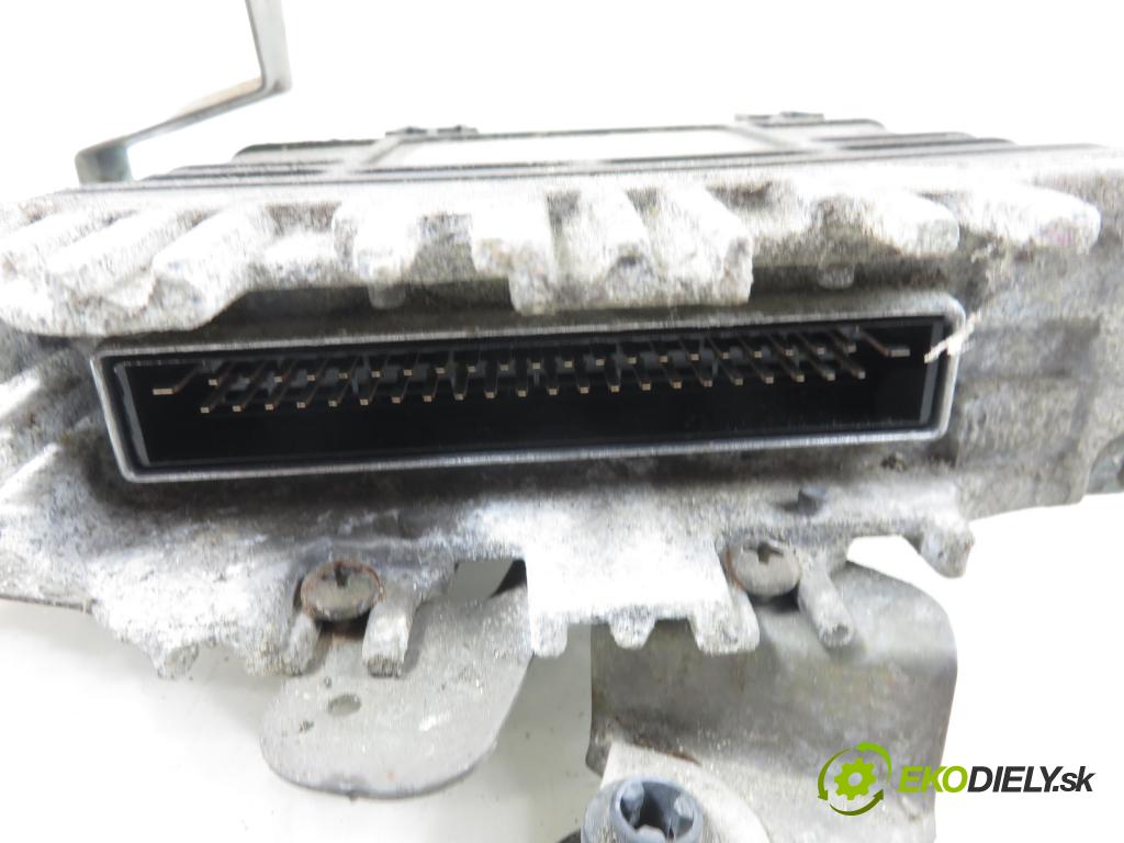 VW POLO CLASSIC (6V2) SEDAN 2000 44,00 1.4 60 - AEX 1390,00 Riadiaca jednotka Motor 6K0906030E ; IAW1AVV7 ; 6160049901