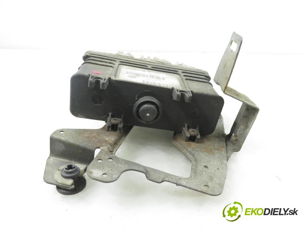 VW POLO CLASSIC (6V2) SEDAN 2000 44,00 1.4 60 - AEX 1390,00 Riadiaca jednotka Motor 6K0906030E ; IAW1AVV7 ; 6160049901