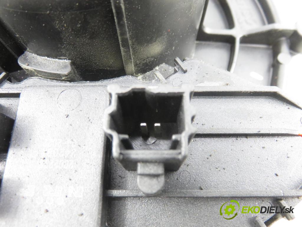 CITROEN C4 Grand Picasso I (UA_) MINIVAN 2008 92,00 1.8 i 16V - 6FY (EW7A) 1749,00 Ventilátor vetráku 5E2228000 ; 5E2228700