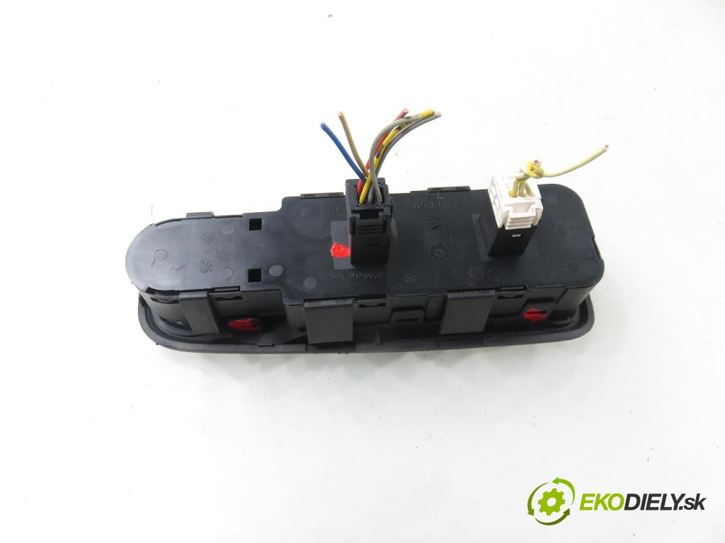 CITROEN C4 Grand Picasso I (UA_) MINIVAN 2008 92,00 1.8 i 16V - 6FY (EW7A) 1749,00 Panel ovládania okien 96639383ZD
