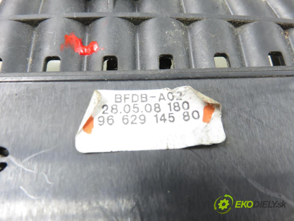 CITROEN C4 Grand Picasso I (UA_) MINIVAN 2008 92,00 1.8 i 16V - 6FY (EW7A) 1749,00 Skrinka POJISTKY: na BATÉRIA 9662914580