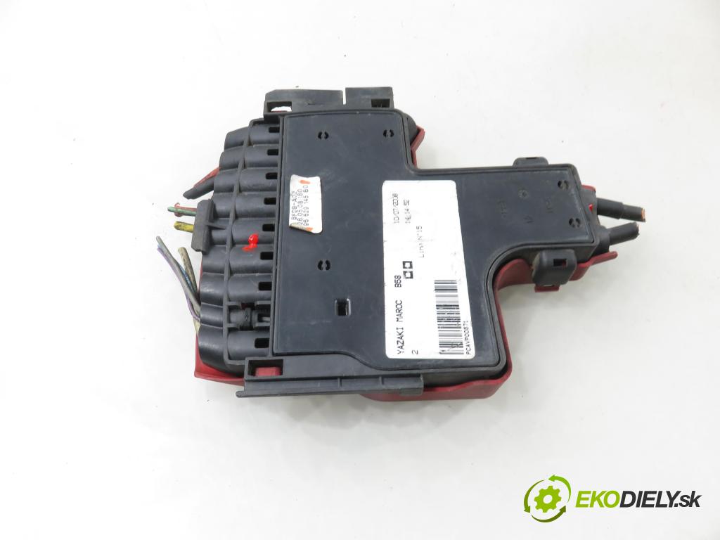 CITROEN C4 Grand Picasso I (UA_) MINIVAN 2008 92,00 1.8 i 16V - 6FY (EW7A) 1749,00 Skrinka POJISTKY: na BATÉRIA 9662914580