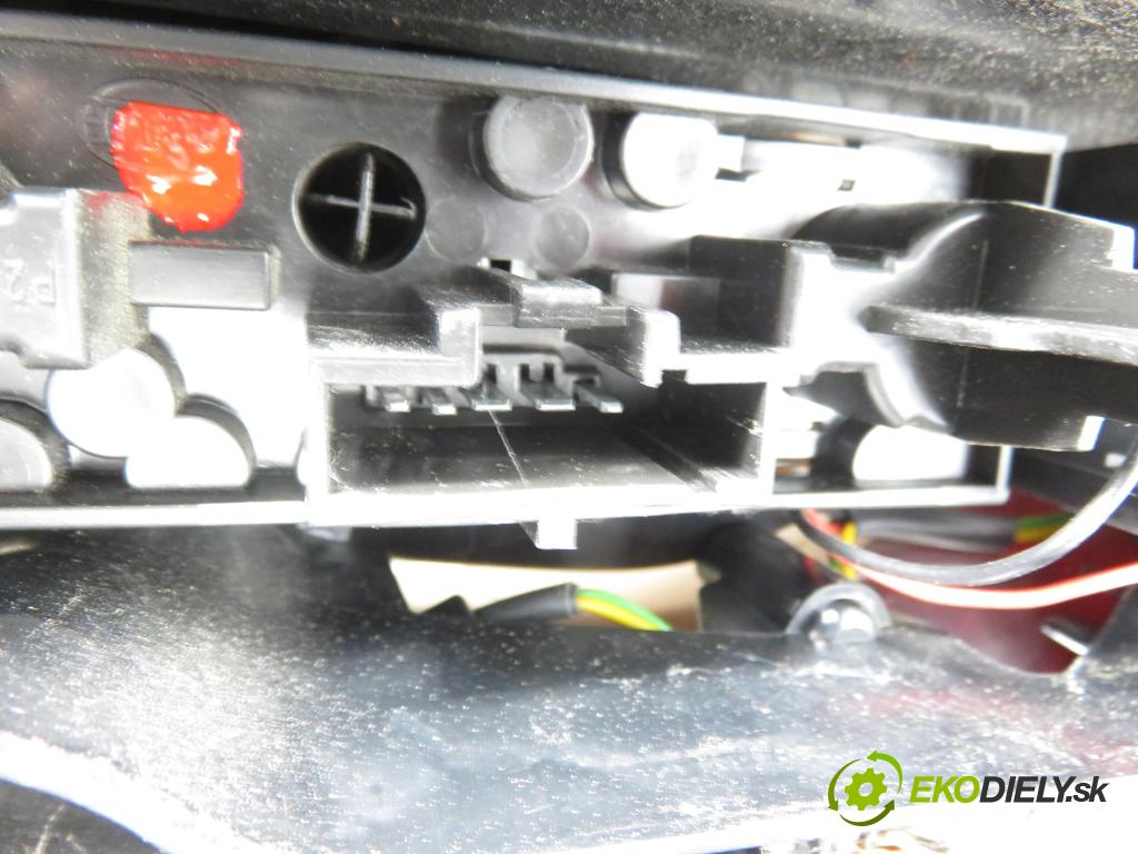CITROEN C4 Grand Picasso I (UA_) MINIVAN 2008 92,00 1.8 i 16V - 6FY (EW7A) 1749,00 Svetlo ľavé zadné 00946601
