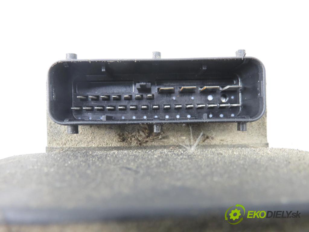VW PASSAT B5 Variant (3B5) KOMBI 1999 81,00 1.9 TDI - AFN 1896,00 Pumpa ABS 0273004281 ; 8E0614111AB ; 0265216559 (Pumpa ABS)