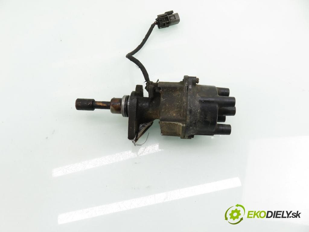 NISSAN TERRANO II (R20) TERENOWY 1994 91,00 2.4 i 12V 4WD 124 - KA24E 2389,00 rozdělovač ZAPALOVÁNÍ 2210040F00