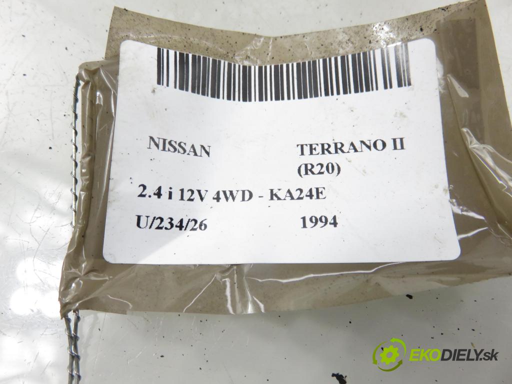 NISSAN TERRANO II (R20) TERENOWY 1994 91,00 2.4 i 12V 4WD 124 - KA24E 2389,00 páčka/prepínač