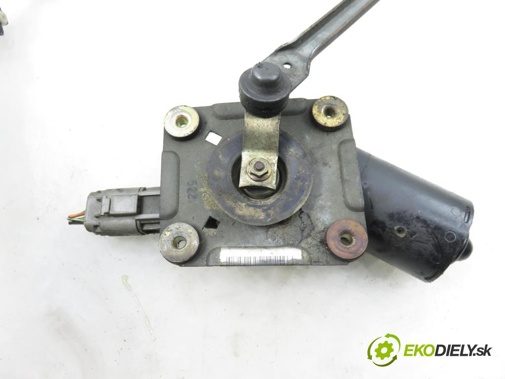 NISSAN TERRANO II (R20) TERENOWY 1994 91,00 2.4 i 12V 4WD 124 - KA24E 2389,00 Motorček stieračov 9390332384 ; 9390332378