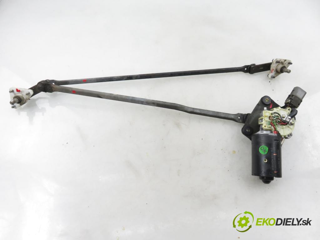 NISSAN TERRANO II (R20) TERENOWY 1994 91,00 2.4 i 12V 4WD 124 - KA24E 2389,00 Motorček stieračov 9390332384 ; 9390332378