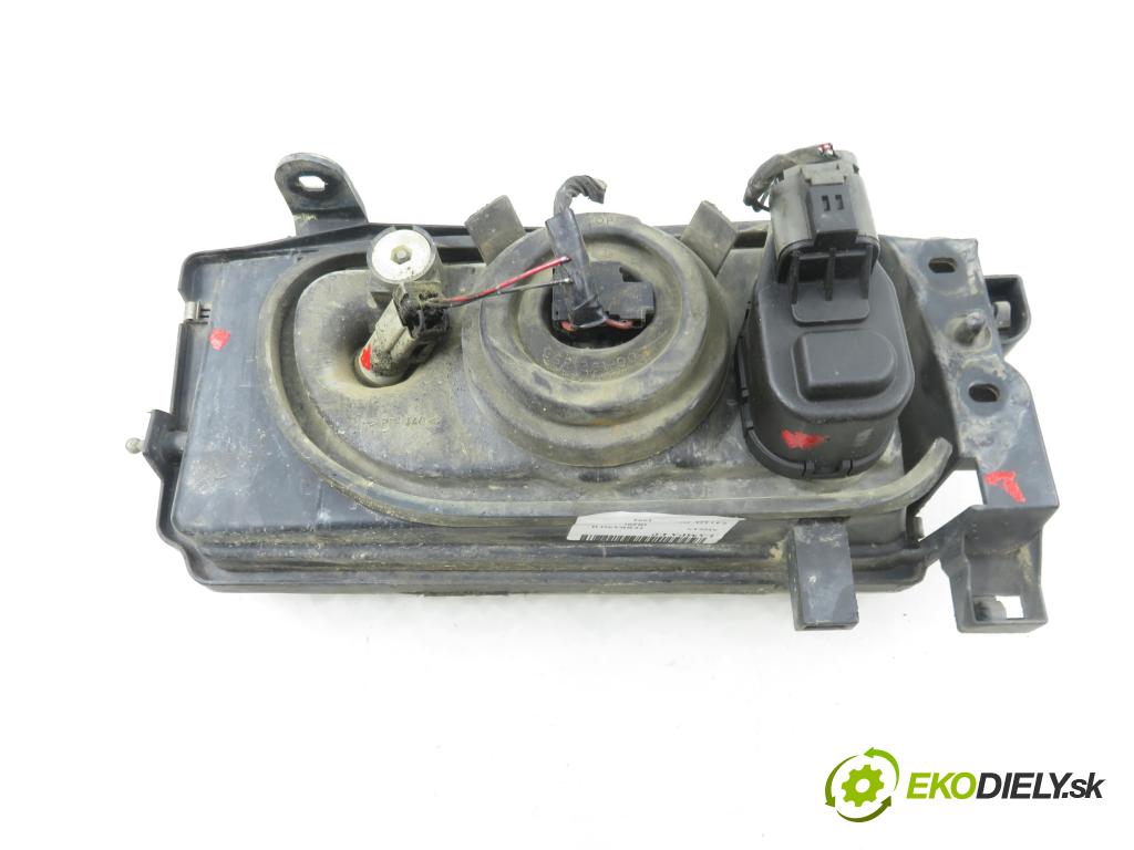 NISSAN TERRANO II (R20) TERENOWY 1994 91,00 2.4 i 12V 4WD 124 - KA24E 2389,00 Svetlo LP