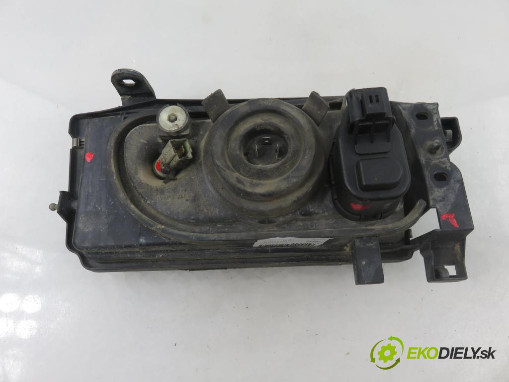 NISSAN TERRANO II (R20) TERENOWY 1994 91,00 2.4 i 12V 4WD 124 - KA24E 2389,00 Svetlo LP