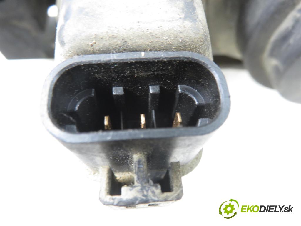 NISSAN TERRANO II (R20) TERENOWY 1994 91,00 2.4 i 12V 4WD 124 - KA24E 2389,00 Svetlo PP