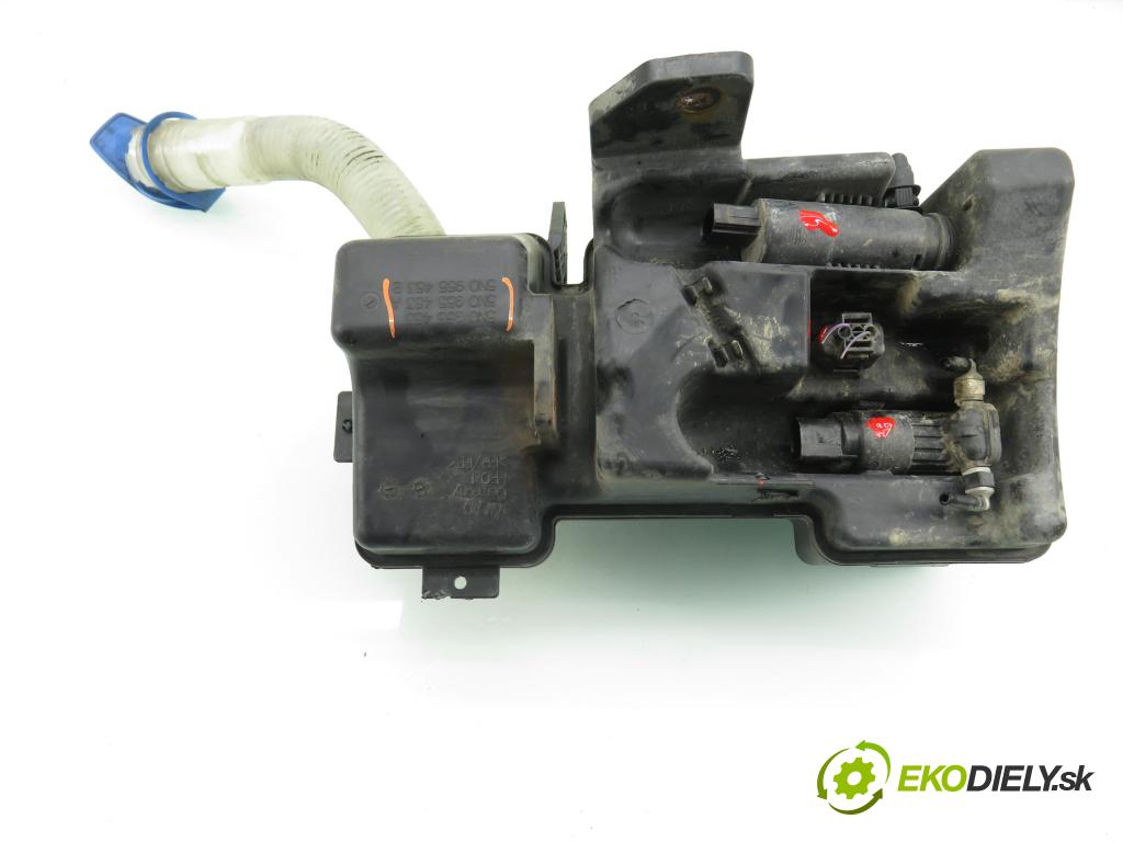 VW TIGUAN (5N_) SUV 2008 103,00 2.0 TDI 4motion - CBAB 1968,00 Nádržka ostrekovačov 5N0955453B ; 5N0955453A ; 5N0955453 (Kľučka dverí ostatné)