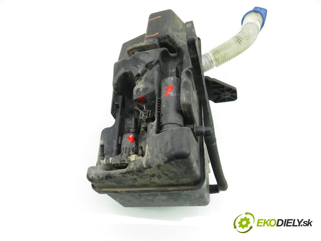 VW TIGUAN (5N_) SUV 2008 103,00 2.0 TDI 4motion - CBAB 1968,00 Nádržka ostrekovačov 5N0955453B ; 5N0955453A ; 5N0955453 (Kľučka dverí ostatné)