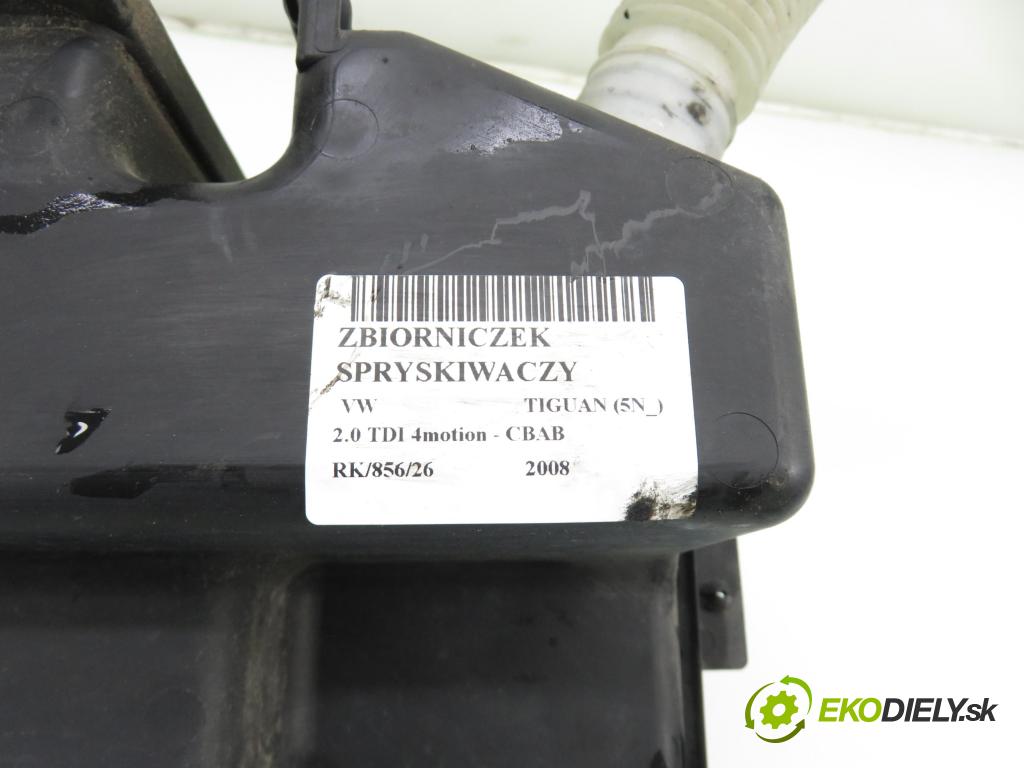 VW TIGUAN (5N_) SUV 2008 103,00 2.0 TDI 4motion - CBAB 1968,00 Nádržka ostrekovačov 5N0955453B ; 5N0955453A ; 5N0955453 (Kľučka dverí ostatné)